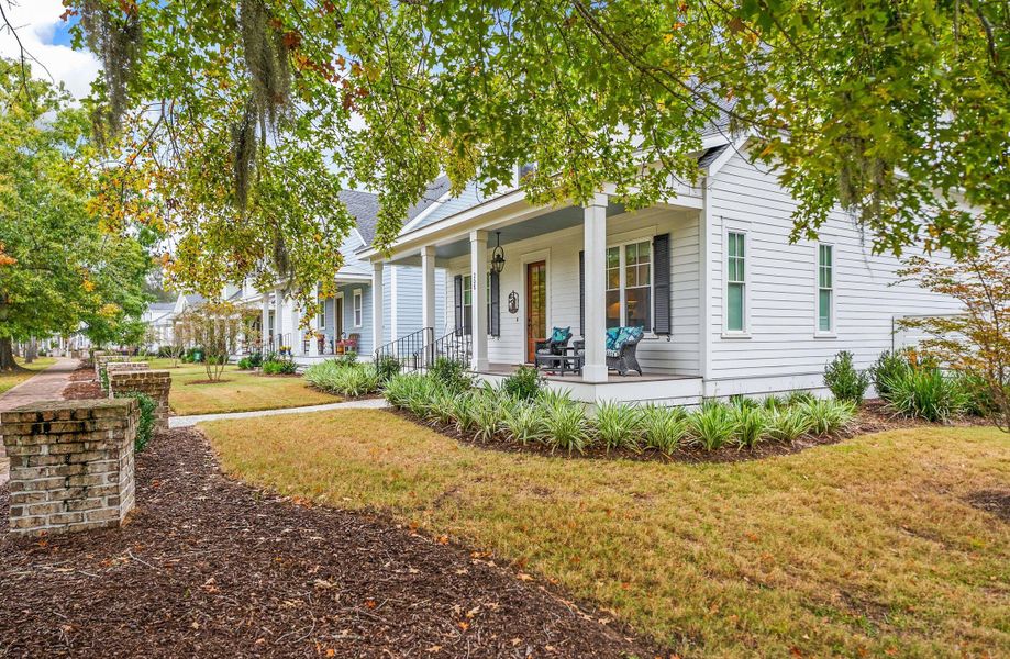 Exterior details and patio area of a home in , Beaufort (Image 30).