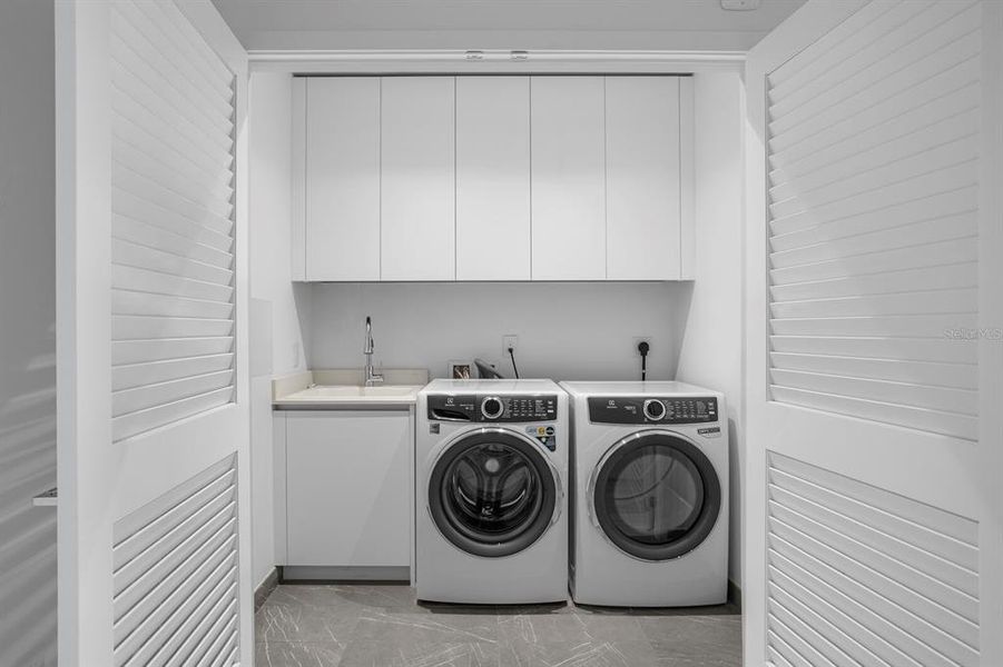 Furnished interior view inside a new home in , Tampa (Image 66).