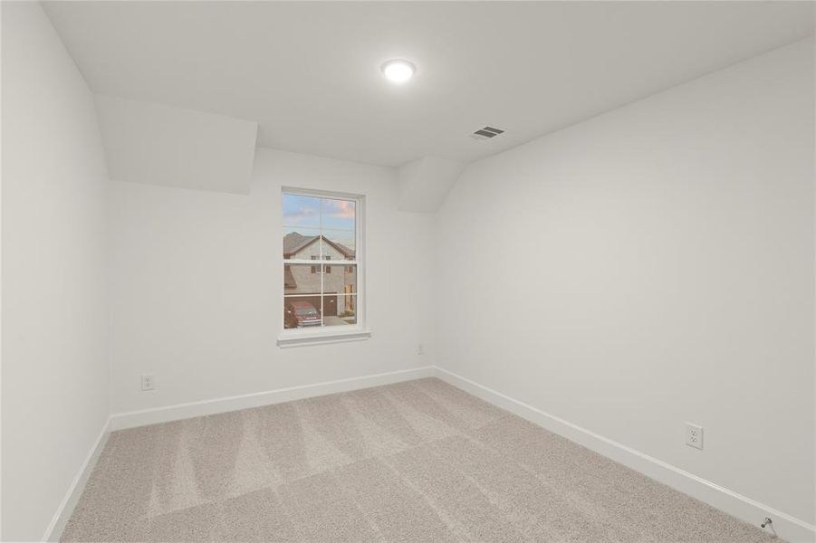 Spacious, unfurnished interior of a new home in Creekside, Royse City (Image 21).