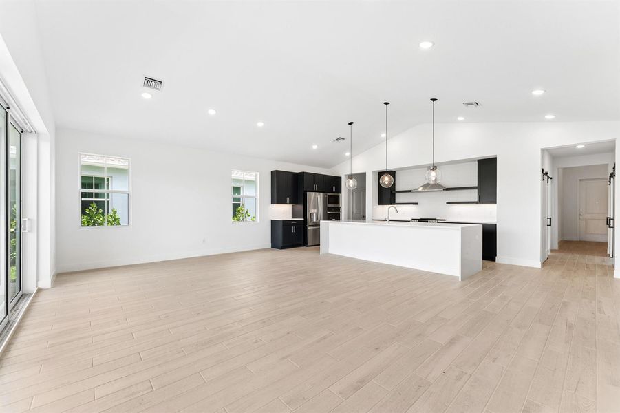 Kitchen, Great Room & Dining Area Kitchen, Great Room & Dining Area