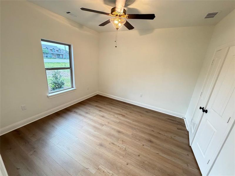 Spacious, unfurnished interior of a new home in , Lindsay (Image 21).