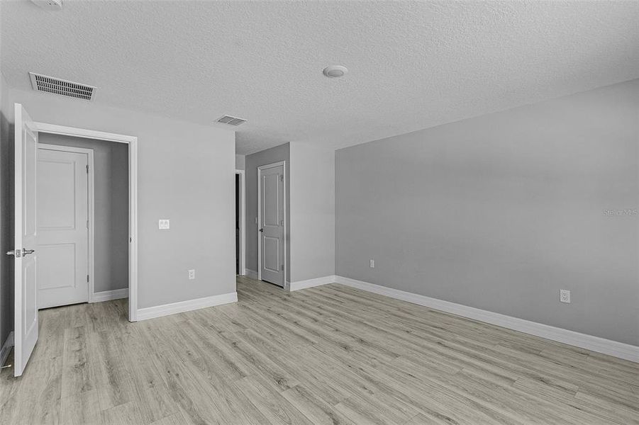Spacious, unfurnished interior of a new home in , North Port (Image 18).