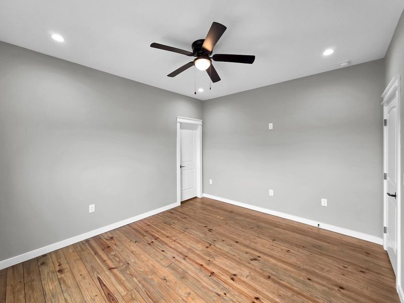 Spacious, unfurnished interior of a new home in , Crystal Beach (Image 29).