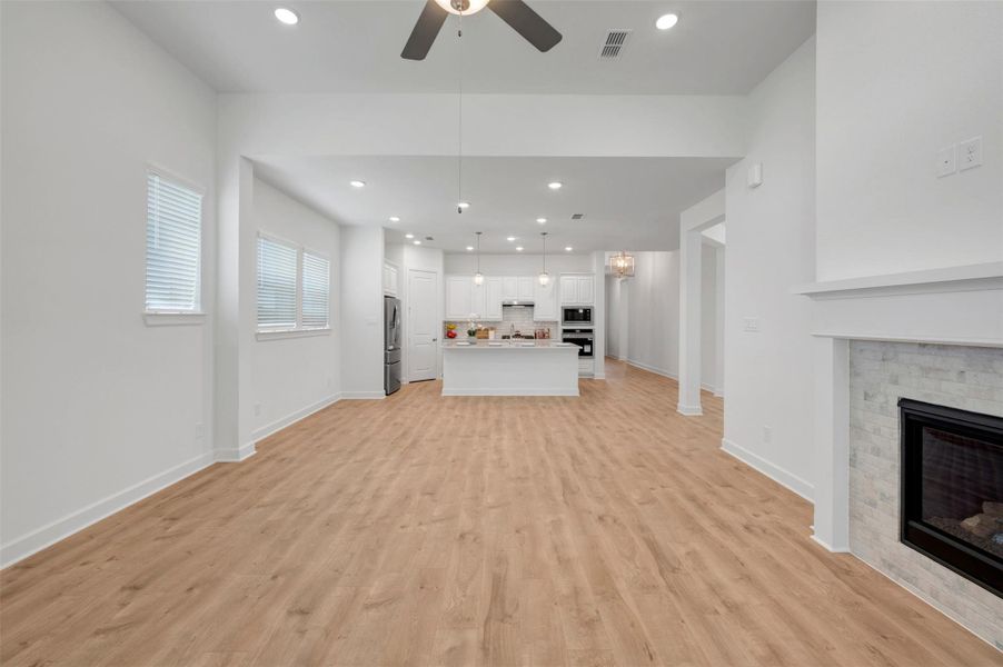 Spacious, unfurnished interior of a new home in Grange - Reserve Collection, Katy (Image 19). Spacious, unfurnished interior of a new home in Grange - Reserve Collection, Katy (Image 19).
