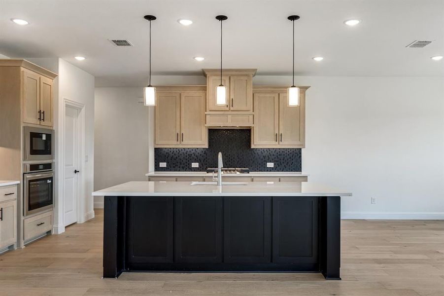Furnished interior view inside a new home in Terracina, Rockwall (Image 26). Furnished interior view inside a new home in Terracina, Rockwall (Image 26).