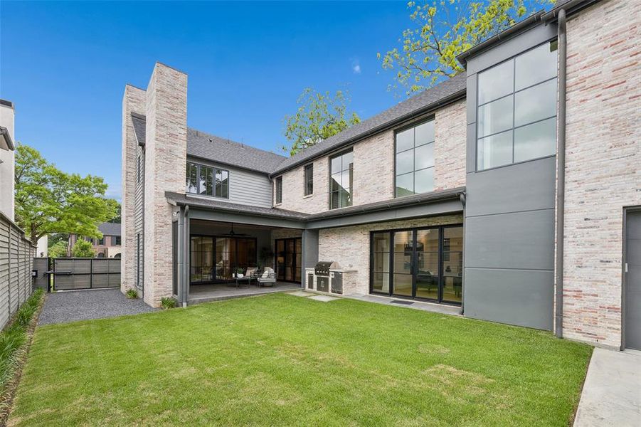 Exterior details and patio area of a home in , Dallas (Image 3).