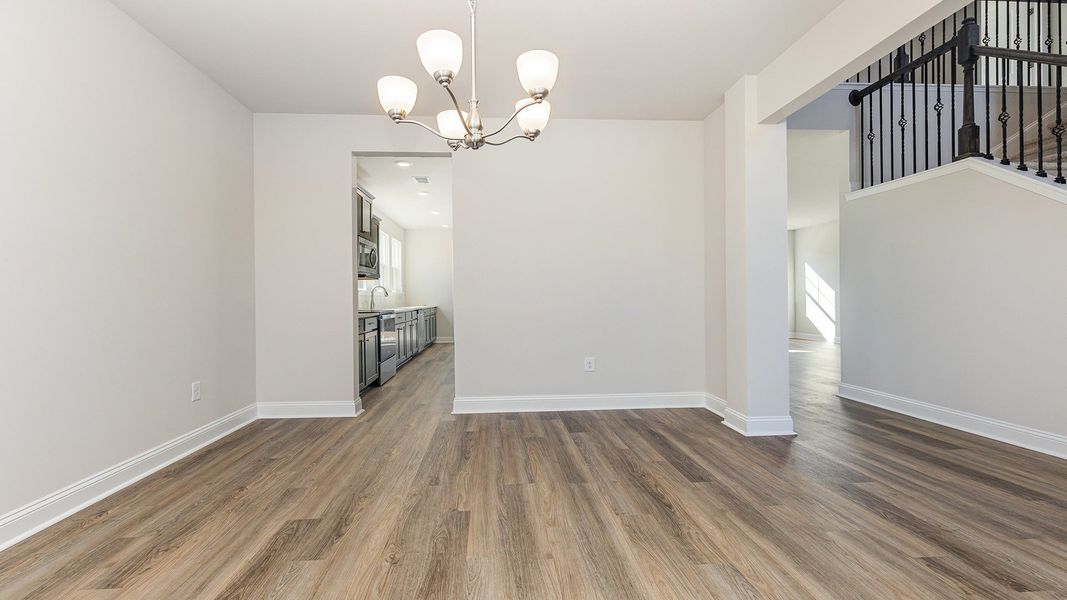 Spacious, unfurnished interior of a new home in Heron Pointe, Myrtle Beach (Image 19).