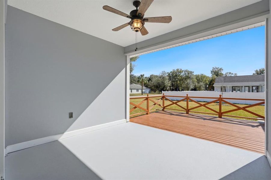 Exterior details and patio area of a home in , Lake Helen (Image 3).