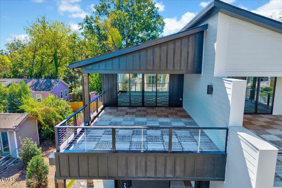 37-732 Hopkins St-37