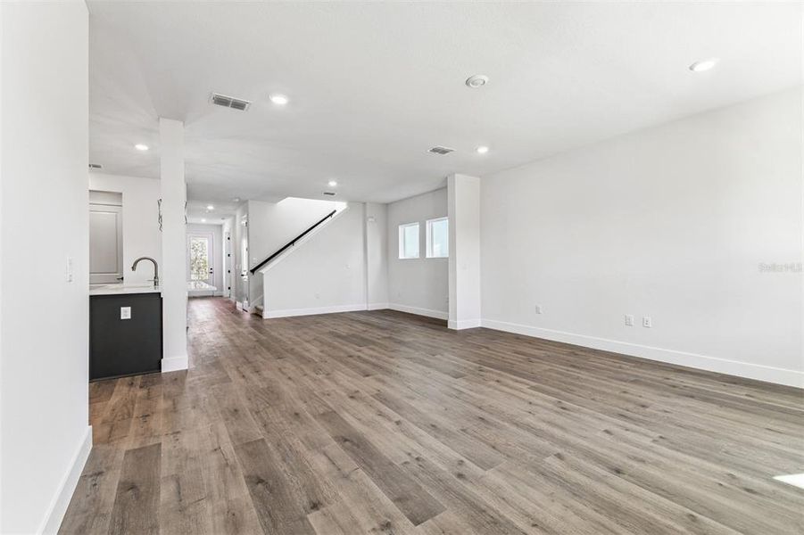 Spacious, unfurnished interior of a new home in Waterset Tradition Series, Apollo Beach (Image 28).