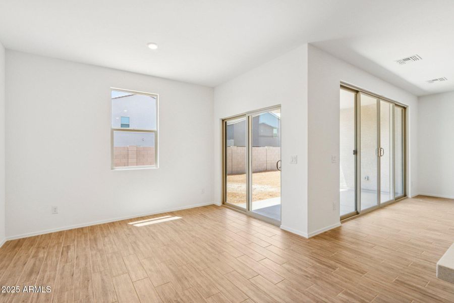 11-web-or-mls-W Pecan Wds-S1907-011 11-web-or-mls-W Pecan Wds-S1907-011