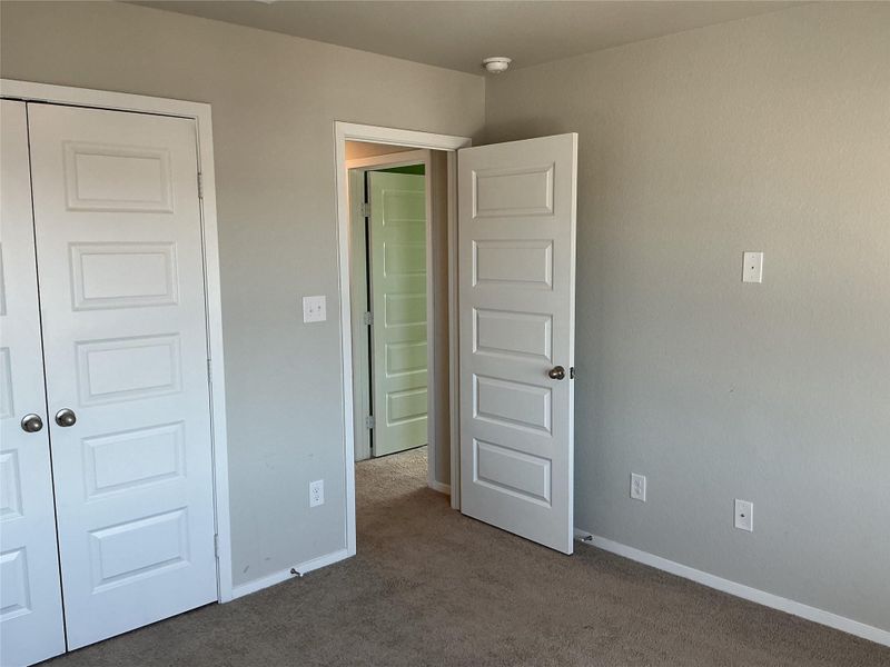 Spacious, unfurnished interior of a new home in Harvest Ridge, Elgin (Image 16).