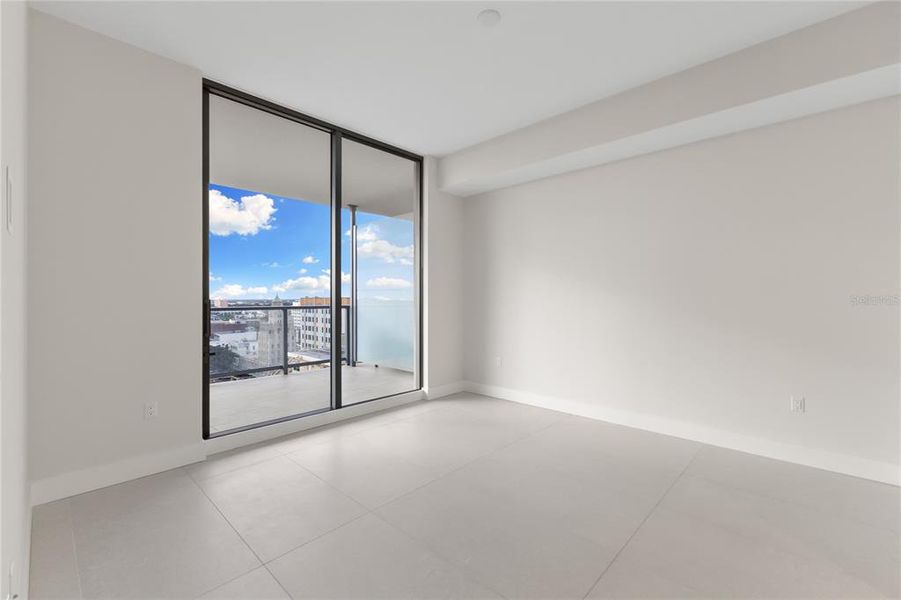 Spacious, unfurnished interior of a new home in , St. Petersburg (Image 15). Spacious, unfurnished interior of a new home in , St. Petersburg (Image 15).