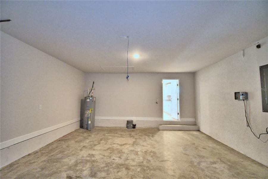 Spacious, unfurnished interior of a new home in Cadence Crossing, Auburndale (Image 60). Spacious, unfurnished interior of a new home in Cadence Crossing, Auburndale (Image 60).