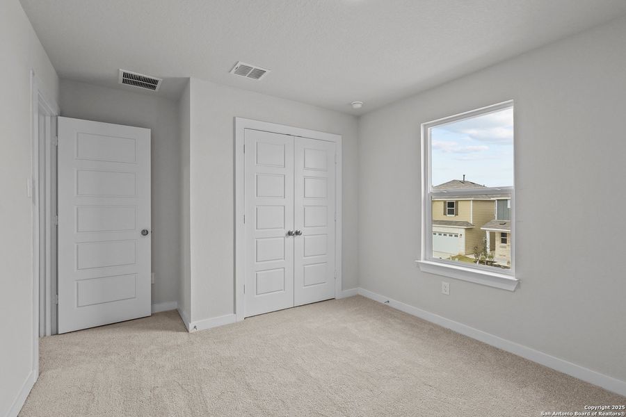 Spacious, unfurnished interior of a new home in Senna, Leon Valley (Image 30). Spacious, unfurnished interior of a new home in Senna, Leon Valley (Image 30).