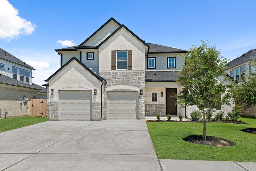 Front exterior of a new home in Briarwood Crossing, Rosenberg, TX, highlighting curb appeal (Image 18).