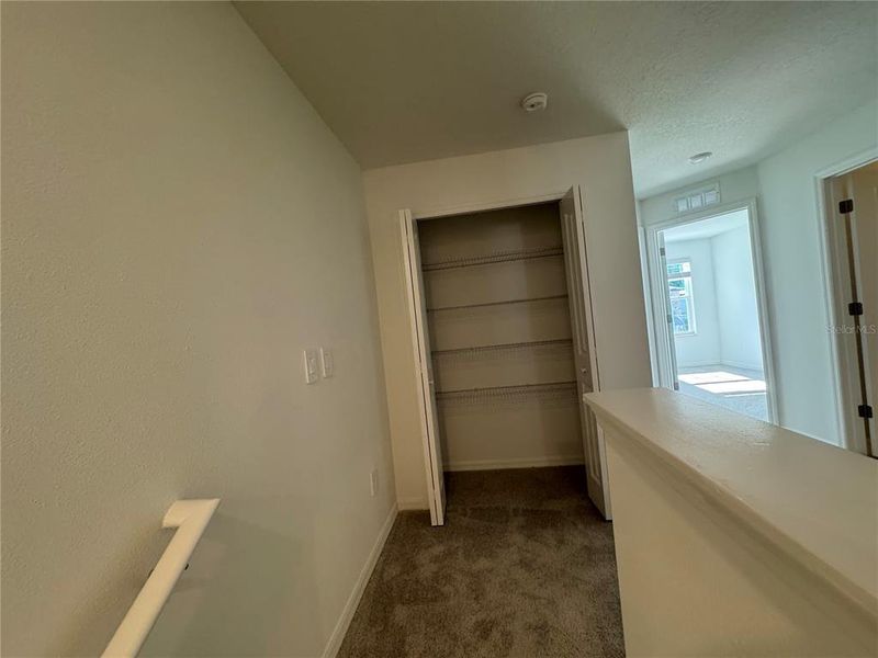 Spacious, unfurnished interior of a new home in , Wesley Chapel (Image 11).