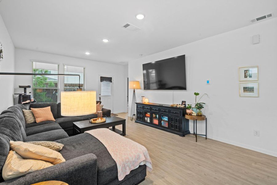 Wonderful living room space! Wonderful living room space!