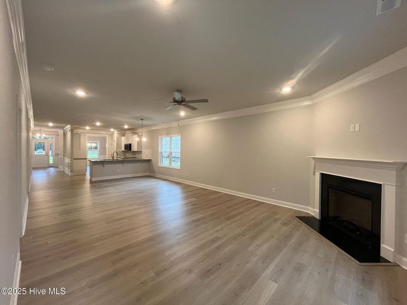 Spacious, unfurnished interior of a new home in Palmetto Creek, Bolivia (Image 18).