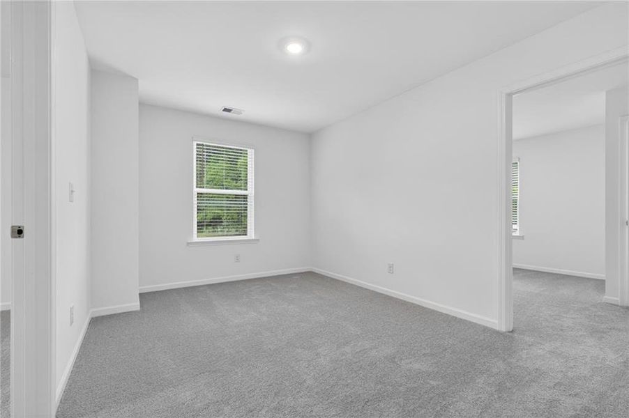 Spacious, unfurnished interior of a new home in Lexington Meadows, Athens (Image 24).