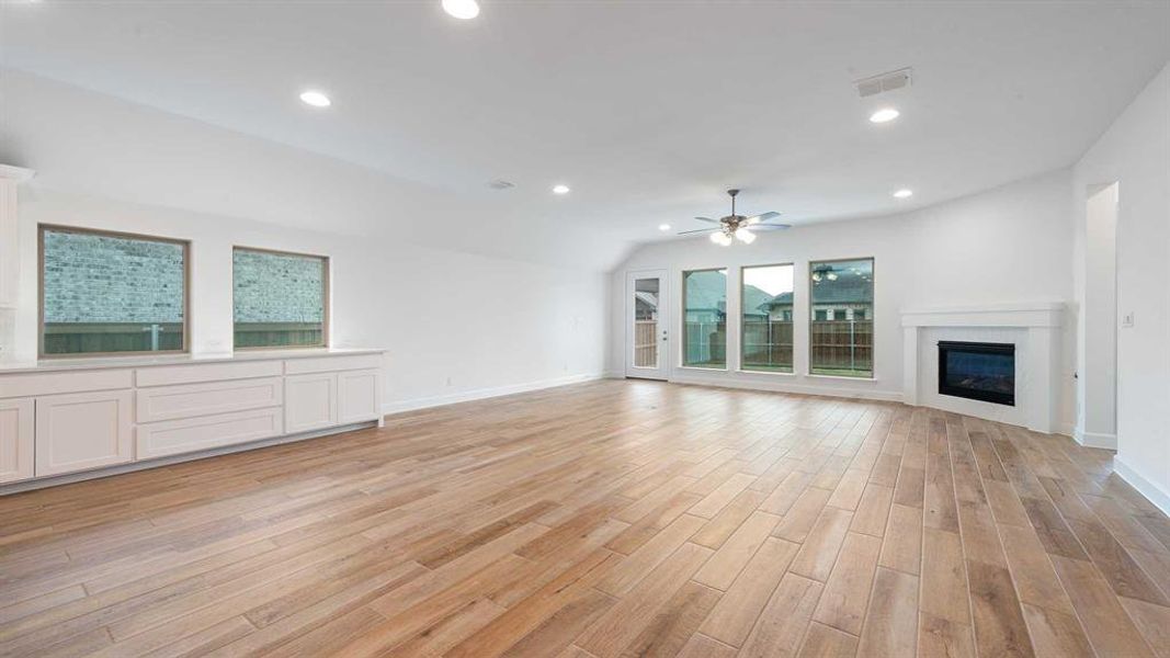 Spacious, unfurnished interior of a new home in Trinity Falls 50', McKinney (Image 15). Spacious, unfurnished interior of a new home in Trinity Falls 50', McKinney (Image 15).