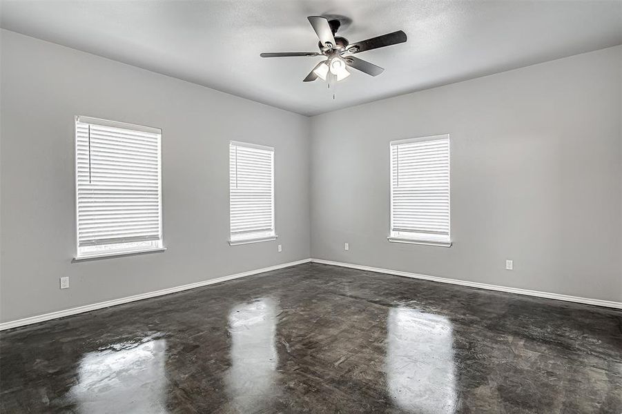 Unfurnished room with ceiling fan