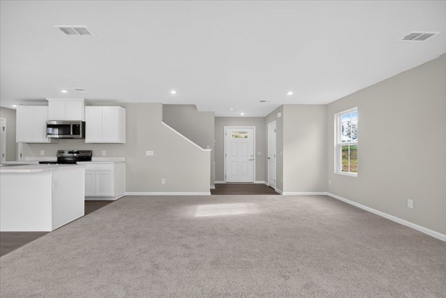 Spacious, unfurnished interior of a new home in Everly, Spartanburg (Image 17).