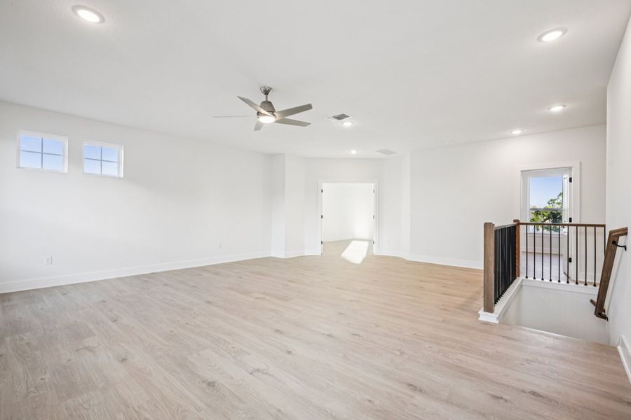 Spacious, unfurnished interior of a new home in Sauls Ranch, Round Rock (Image 50).
