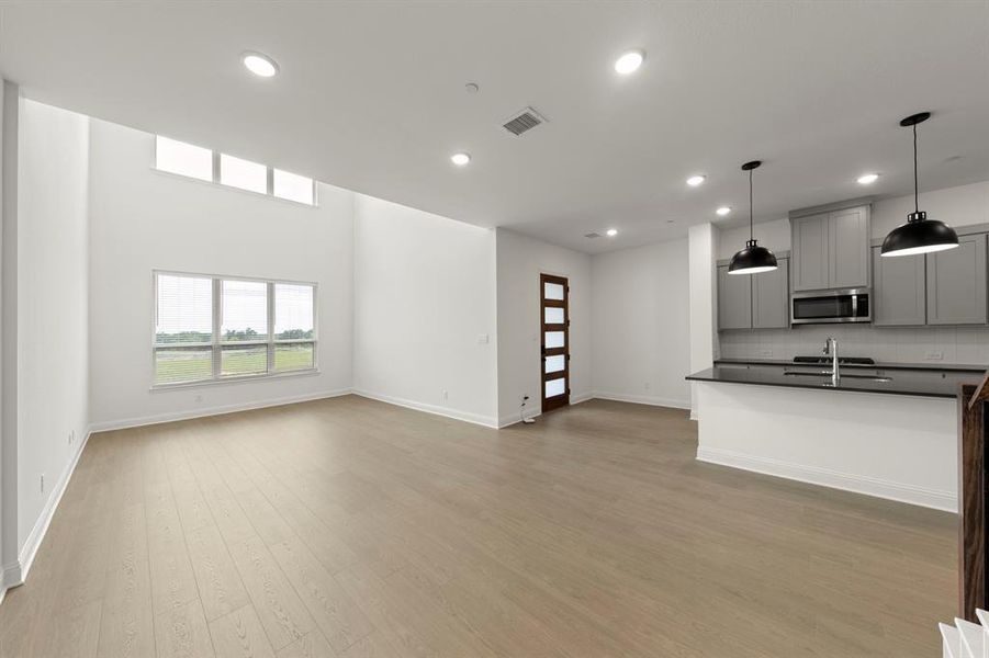 Spacious, unfurnished interior of a new home in Ridgeline Towns, McKinney (Image 37). Spacious, unfurnished interior of a new home in Ridgeline Towns, McKinney (Image 37).