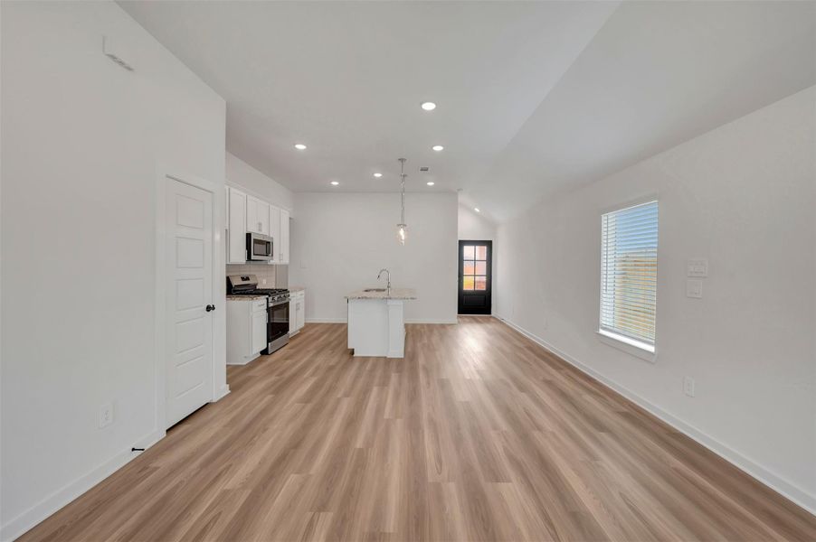 Spacious, unfurnished interior of a new home in Magnolia Ridge, Magnolia (Image 22). Spacious, unfurnished interior of a new home in Magnolia Ridge, Magnolia (Image 22).
