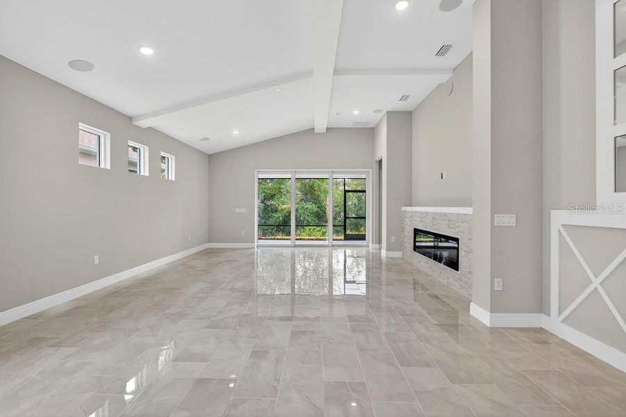 Spacious, unfurnished interior of a new home in , Mount Dora (Image 15).