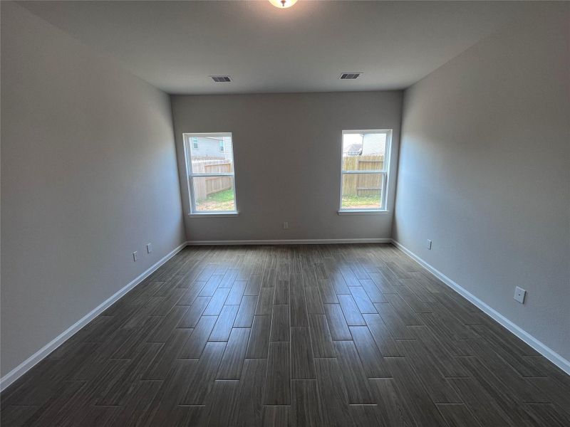 Spacious, unfurnished interior of a new home in Kendall Lakes, Alvin (Image 20). Spacious, unfurnished interior of a new home in Kendall Lakes, Alvin (Image 20).