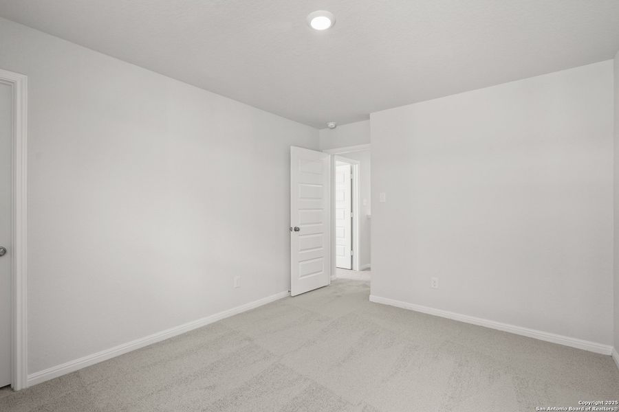 Spacious, unfurnished interior of a new home in Timber Creek, San Antonio (Image 21). Spacious, unfurnished interior of a new home in Timber Creek, San Antonio (Image 21).