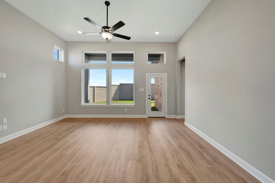 Spacious, unfurnished interior of a new home in Pomona 45' Homesites, Manvel (Image 24).