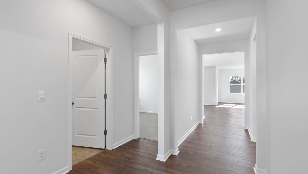 Representative unfurnished interior of a home built from the ARIA by D.R. Horton in Benjamin's Grove, Woodruff (Image 15).