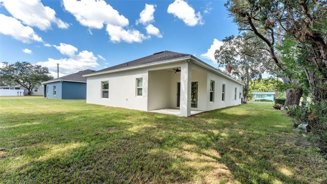 Exterior details and patio area of a home in , Winter Haven (Image 12).