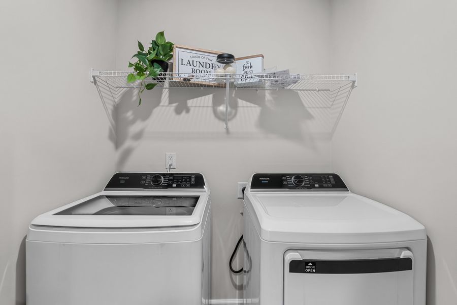 Representative interior finishes for a home built from the Oak by McGuinn Homes in Faith Hill, West Columbia (Image 22).