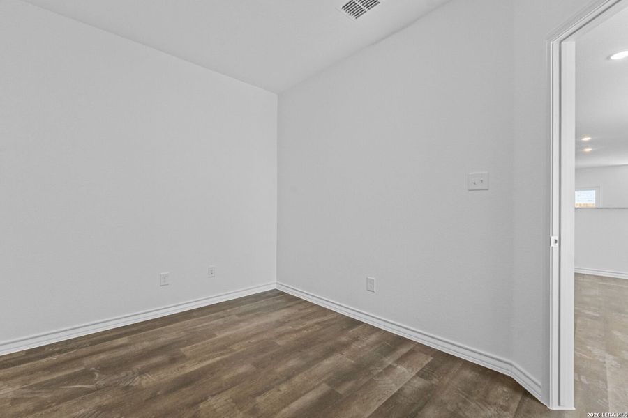 Spacious, unfurnished interior of a new home in Corley Farms, Boerne (Image 9).