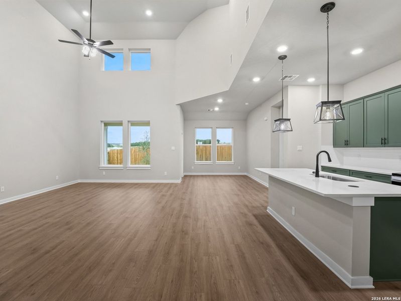 Spacious, unfurnished interior of a new home in Saddle Creek Ranch, Cibolo (Image 31).