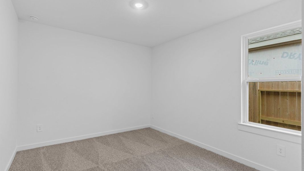 Spacious, unfurnished interior of a new home in Watermark, Alvin (Image 15).