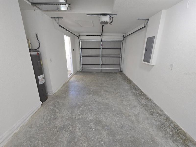 Spacious, unfurnished interior of a new home in , Ocklawaha (Image 33). Spacious, unfurnished interior of a new home in , Ocklawaha (Image 33).