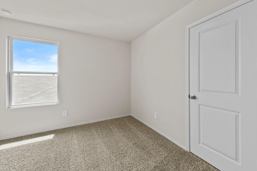 Spacious, unfurnished interior of a new home in Sunset Oaks, Maxwell (Image 22).