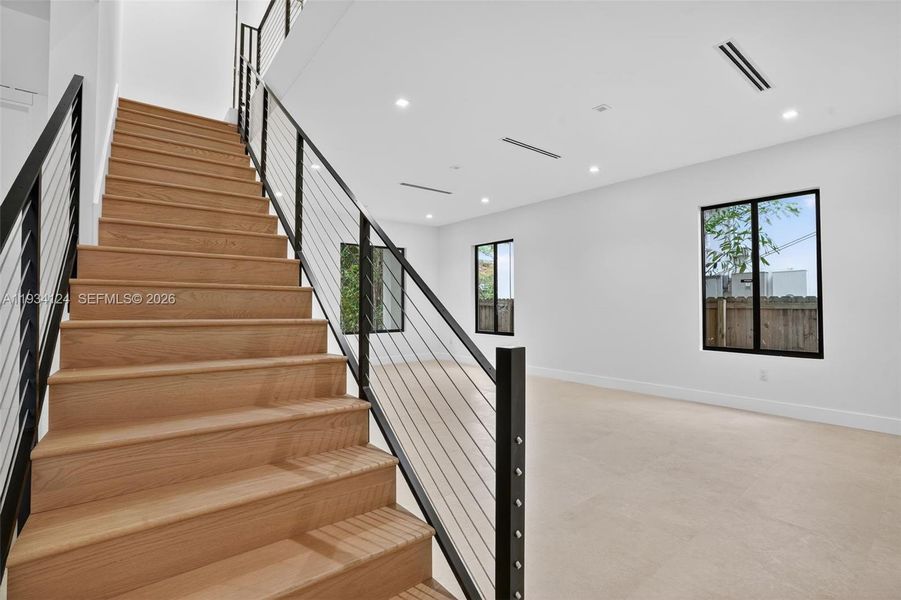 Spacious, unfurnished interior of a new home in , Miami (Image 14).
