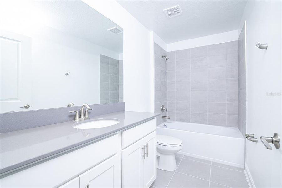 Furnished interior view inside a new home in , Orlando (Image 14).