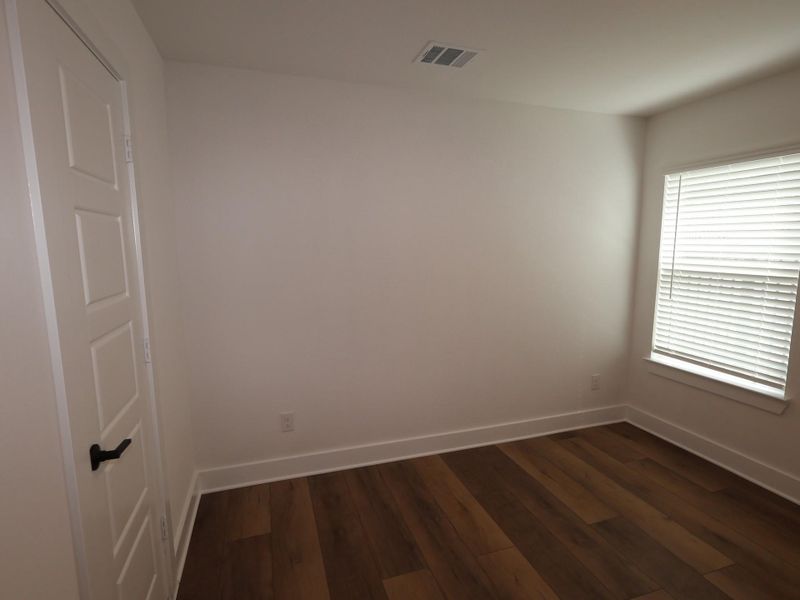 Spacious, unfurnished interior of a new home in Lago Mar, Santa Fe (Image 16). Spacious, unfurnished interior of a new home in Lago Mar, Santa Fe (Image 16).