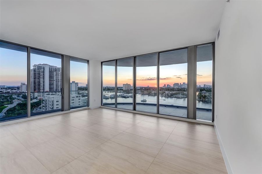 Spacious, unfurnished interior of a new home in , Fort Lauderdale (Image 23).