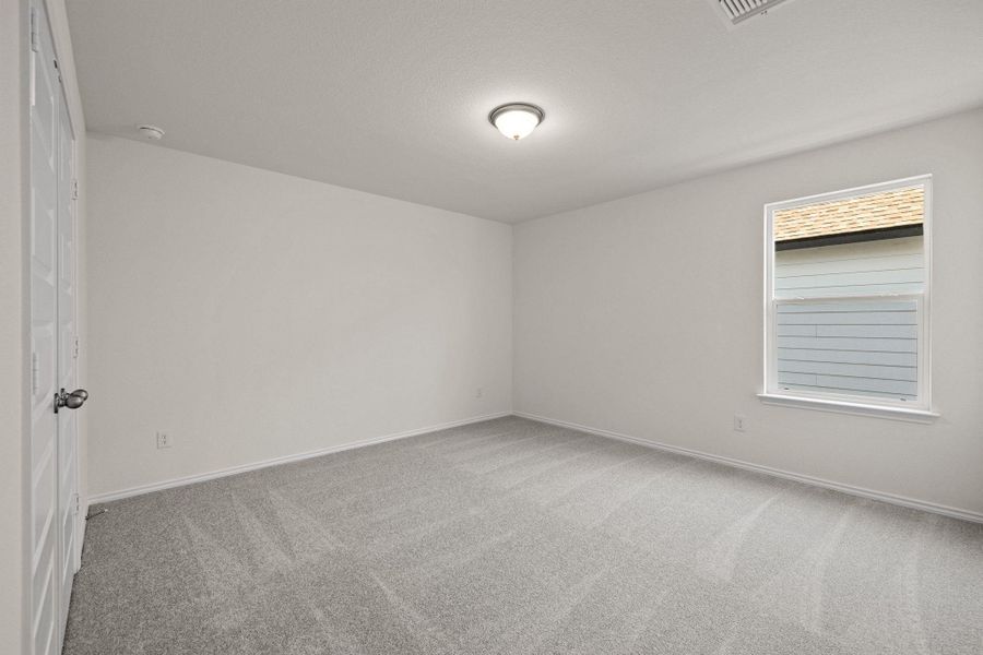 Spacious, unfurnished interior of a new home in Sonterra - Cool Water, Jarrell (Image 30).