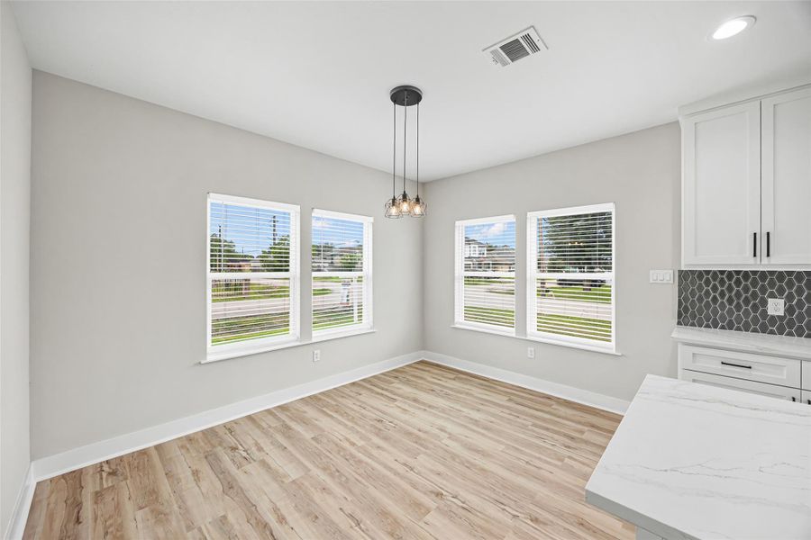 Spacious, unfurnished interior of a new home in , Houston (Image 27).