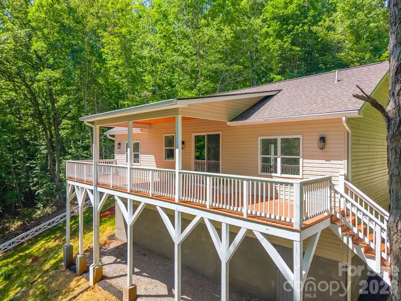 Exterior details and patio area of a home in , Franklin (Image 3).