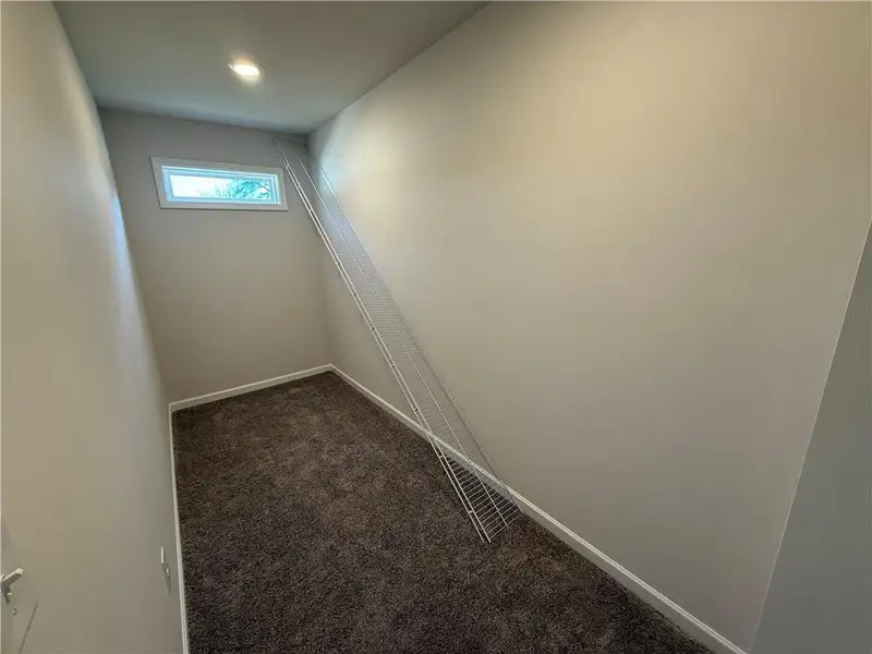 Spacious, unfurnished interior of a new home in Longview Run, Decatur (Image 9).